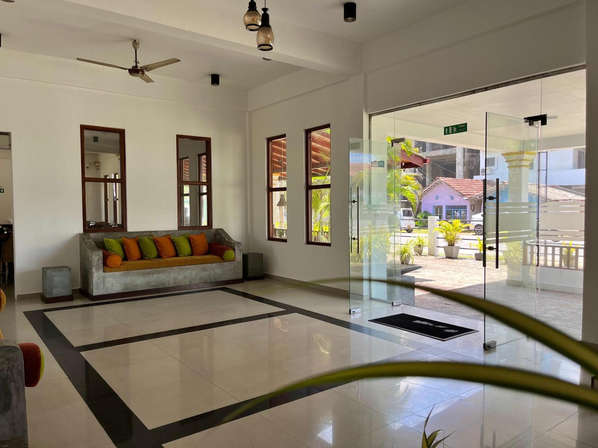 Sundowners Guesthouse Hikkaduwa Exterior foto