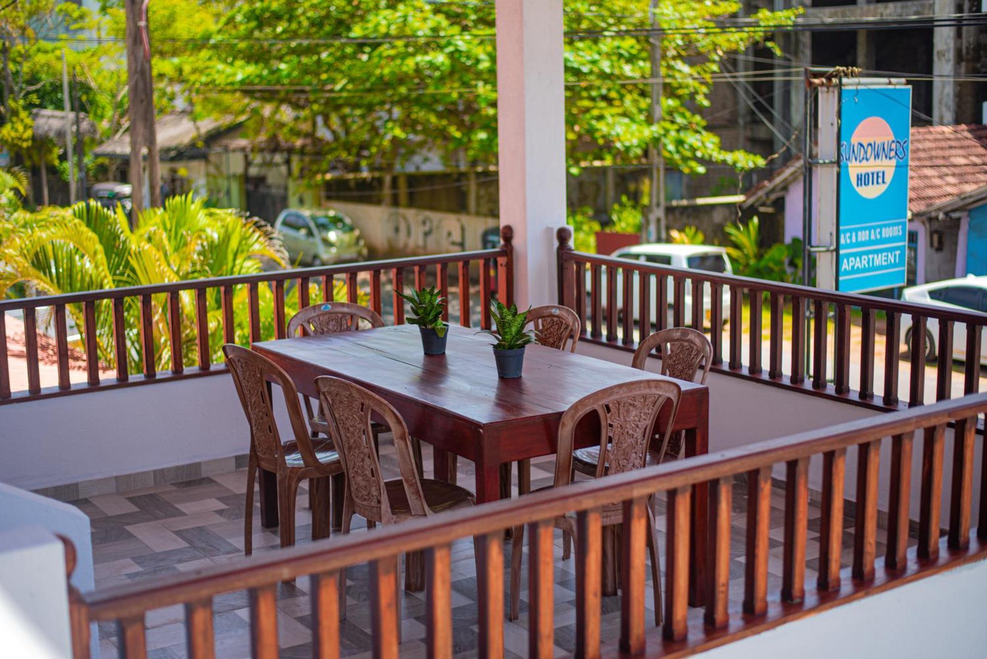 Sundowners Guesthouse Hikkaduwa Exterior foto