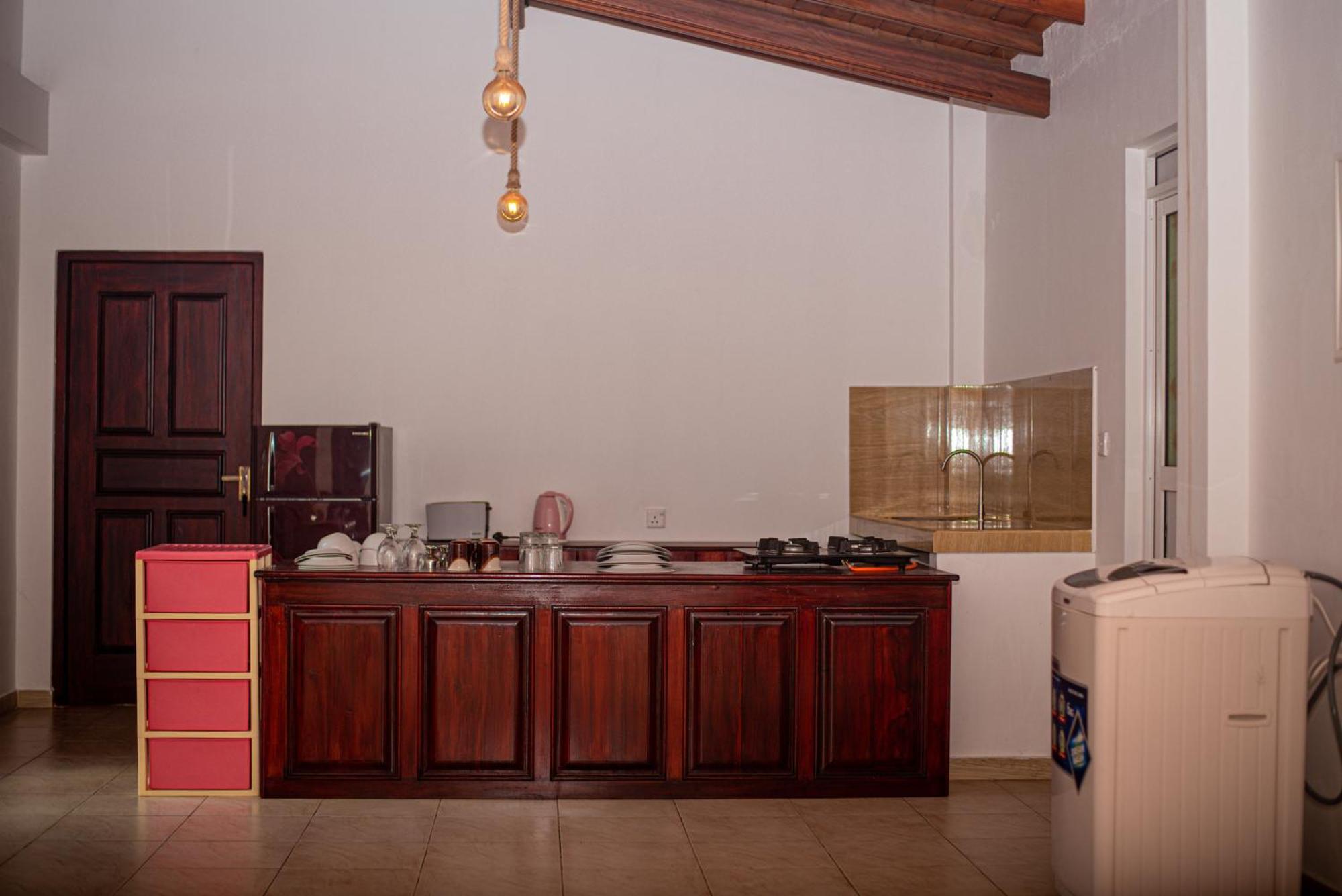 Sundowners Guesthouse Hikkaduwa Habitación foto